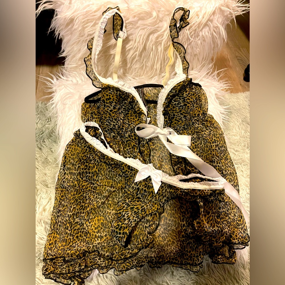 Victoria’s secret Sexy little thing cheetah print white bows lingerie, S, NWOT